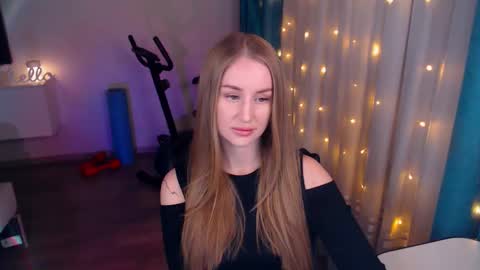 Snapshot of abigail_flex chatting on January 16, 6:48 pm Anna online show from January 16, 6:48 pm