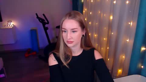 Snapshot of abigail_flex chatting on January 22, 6:52 pm Anna online show from January 22, 6:52 pm