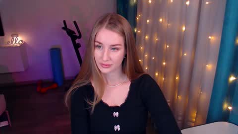 Snapshot of abigail_flex chatting on January 26, 5:23 pm Anna online show from January 26, 5:23 pm