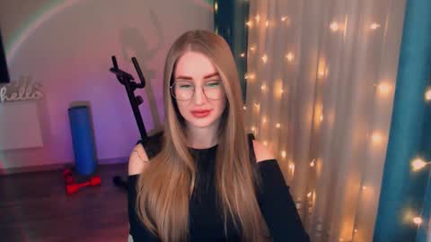 Snapshot of abigail_flex chatting on February 24, 7:52 pm Anna online show from February 24, 7:52 pm