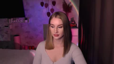 Snapshot of abigail_flex chatting on October 12, 7:13 pm Anna online show from October 12, 7:13 pm