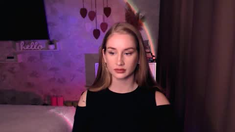 Snapshot of abigail_flex chatting on November 13, 4:39 pm Anna online show from November 13, 4:39 pm