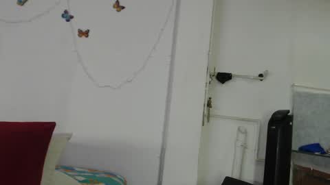 Snapshot of abigail_jhonss chatting on February 1, 8:58 pm abigail_jhonss online show from February 1, 8:58 pm