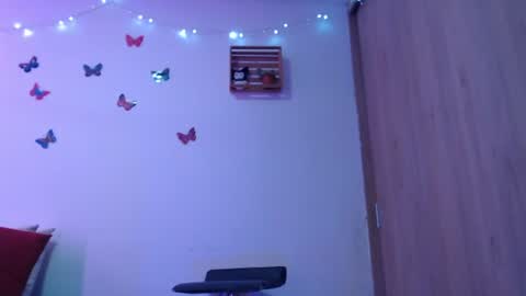 Snapshot of abigail_jhonss chatting on June 20, 9:06 pm abigail_jhonss online show from June 20, 9:06 pm
