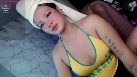Snapshot of abigail_vergara chatting on June 14, 6:04 am abigail_vergara online show from June 14, 6:04 am