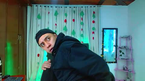 Snapshot of abnerdam chatting on November 11, 2:06 pm abnerdam online show from November 11, 2:06 pm