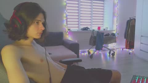 Snapshot of abobus123 chatting on December 22, 10:38 am hi cum in pvt noi extra tip online show from December 22, 10:38 am