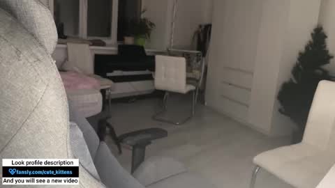 hi  cum in pvt noi extra tip online show from December 15, 8:02 pm