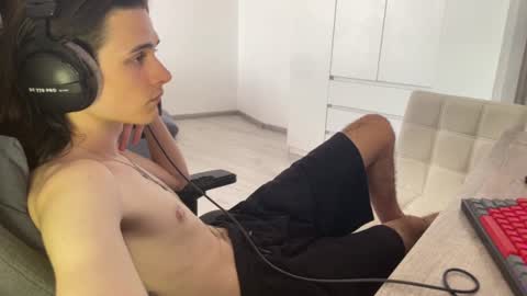 Snapshot of abobus123 chatting on July 28, 11:05 am hi cum in pvt noi extra tip online show from July 28, 11:05 am