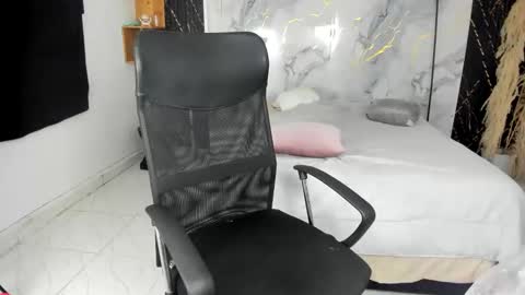 Snapshot of abony_sex69 chatting on May 23, 4:07 am abony_sex69 online show from May 23, 4:07 am