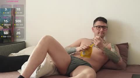 Justin online show from April 8, 11:32 am