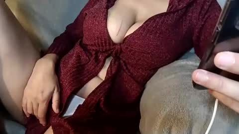 Snapshot of abril2026 chatting on May 5, 5:54 pm abril2026 online show from May 5, 5:54 pm