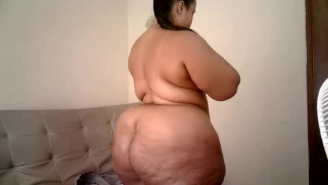 Snapshot of abril__ass chatting on June 23, 1:53 pm abril__ass online show from June 23, 1:53 pm