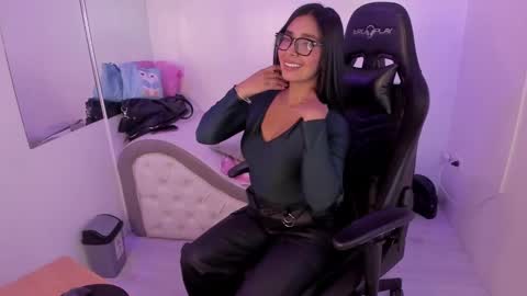 Abril  online show from September 22, 1:35 pm