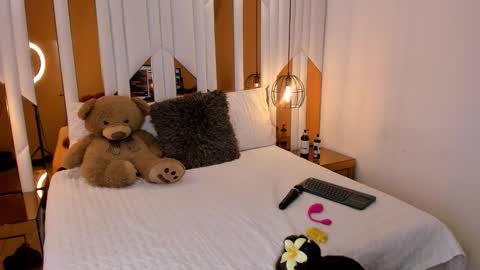 abril_cooper11 online show from October 13, 8:09 pm