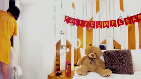 abril_cooper11 online show from November 14, 9:35 pm