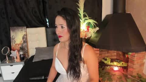 Snapshot of abril_riios chatting on June 7, 3:32 am Abril online show from June 7, 3:32 am