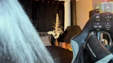 Snapshot of abril_riios chatting on June 21, 4:15 am Abril online show from June 21, 4:15 am