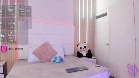 abril_snow online show from June 18, 7:51 pm