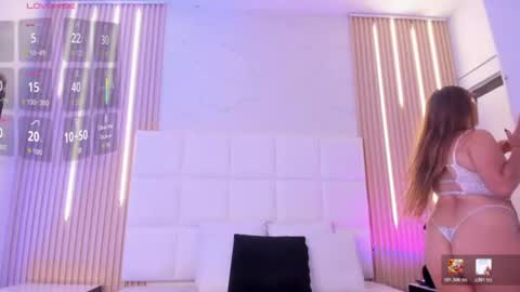 abril_snow online show from July 15, 8:03 pm