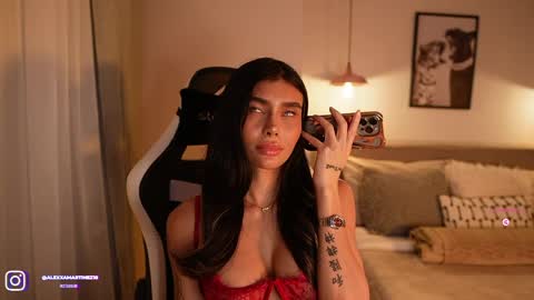 Snapshot of abril_w18 chatting on April 1, 11:46 pm My name is Alexa. Please say hello I like to chat with you. If you have requests please use tip online show from April 1, 11:46 pm