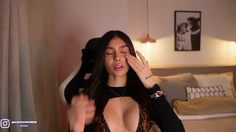 Snapshot of abril_w18 chatting on April 4, 11:46 pm My name is Alexa. Please say hello I like to chat with you. If you have requests please use tip online show from April 4, 11:46 pm