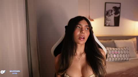 Snapshot of abril_w18 chatting on April 20, 11:39 pm My name is Alexa. Please say hello I like to chat with you. If you have requests please use tip online show from April 20, 11:39 pm