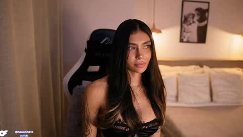 Snapshot of abril_w18 chatting on May 14, 11:22 pm My name is Alexa. Please say hello I like to chat with you. If you have requests please use tip online show from May 14, 11:22 pm