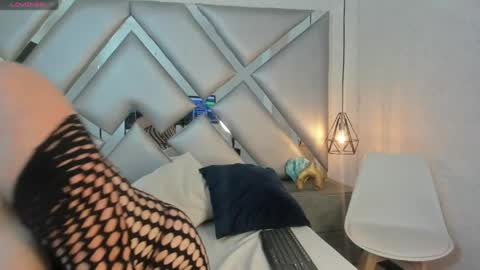 Snapshot of abrilmiller_vc chatting on June 8, 11:49 pm abrilmiller vc online show from June 8, 11:49 pm