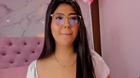 Abril online show from May 20, 11:38 am