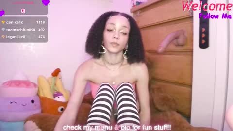 Peach online show from November 30, 3:32 am