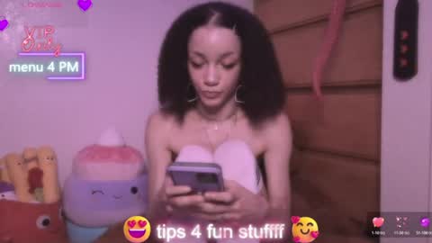 Snapshot of abruisedpeach chatting on June 25, 5:12 am Peach online show from June 25, 5:12 am