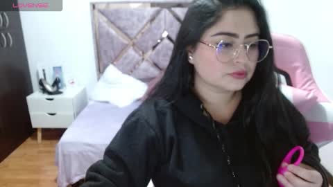 Snapshot of aby_luna_ chatting on October 2, 2:07 am aby_luna_ online show from October 2, 2:07 am