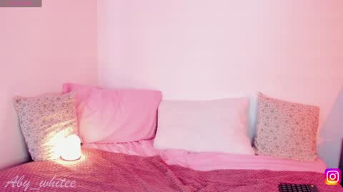 Snapshot of aby_whitee chatting on February 5, 11:17 pm   Aby   online show from February 5, 11:17 pm