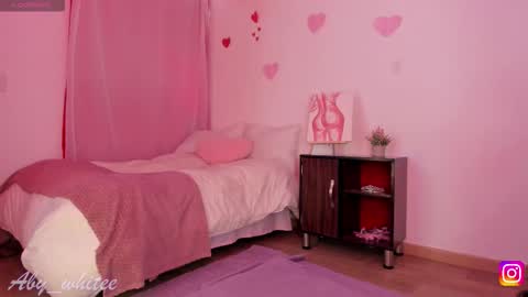 Snapshot of aby_whitee chatting on September 14, 12:15 pm   Aby   online show from September 14, 12:15 pm