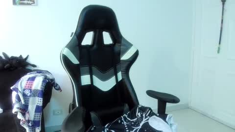 Snapshot of acid_alice666 chatting on May 5, 5:32 pm Alice online show from May 5, 5:32 pm