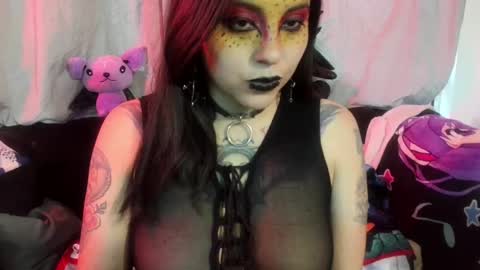 Snapshot of acid_alice666 chatting on May 9, 10:48 pm Alice online show from May 9, 10:48 pm