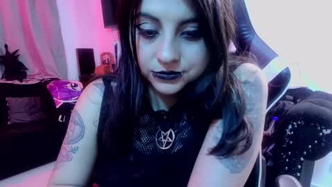 Snapshot of acid_alice666 chatting on May 13, 3:04 am Alice online show from May 13, 3:04 am