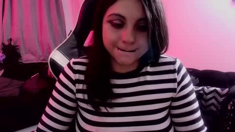 Snapshot of acid_alice666 chatting on May 18, 4:07 am Alice online show from May 18, 4:07 am