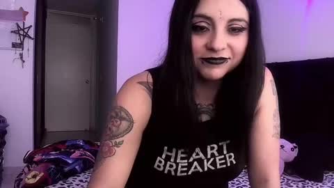 Snapshot of acid_alice666 chatting on May 27, 2:25 pm Alice online show from May 27, 2:25 pm