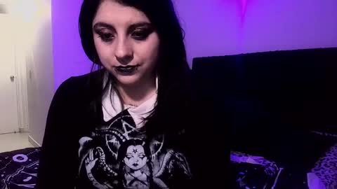 Snapshot of acid_alice666 chatting on June 2, 2:57 am Alice online show from June 2, 2:57 am