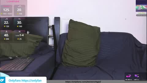 Snapshot of acid_longer chatting on March 10, 11:32 am centric independent model online show from March 10, 11:32 am