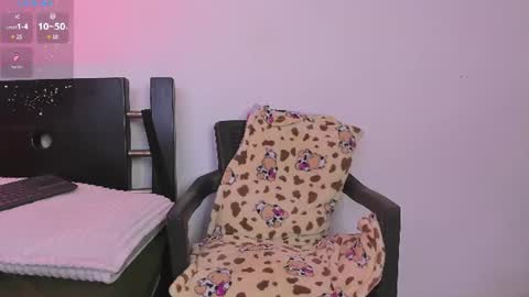 Snapshot of acid_longer chatting on July 21, 10:45 pm centric independent model online show from July 21, 10:45 pm