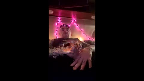 Snapshot of act_right_dub420 chatting on January 9, 5:43 am act_right_dub420 online show from January 9, 5:43 am