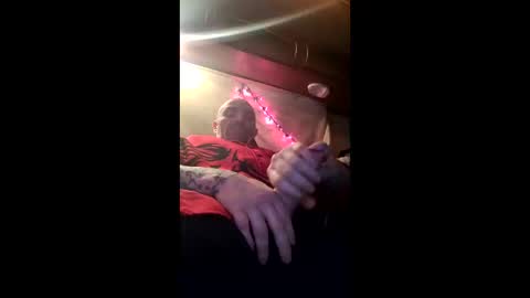 Snapshot of act_right_dub420 chatting on March 5, 8:54 am act_right_dub420 online show from March 5, 8:54 am