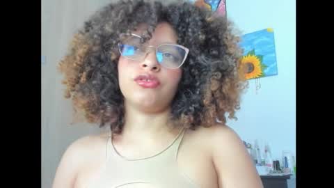 Snapshot of ada_gales_ chatting on September 24, 4:38 am Isa online show from September 24, 4:38 am