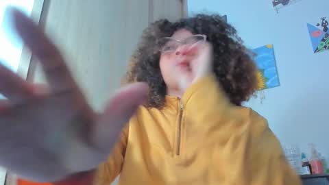 Snapshot of ada_gales_ chatting on September 25, 2:59 am Isa online show from September 25, 2:59 am