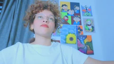 Snapshot of ada_gales_ chatting on June 18, 3:29 am Isa online show from June 18, 3:29 am