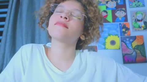 Snapshot of ada_gales_ chatting on July 14, 3:33 am Isa online show from July 14, 3:33 am