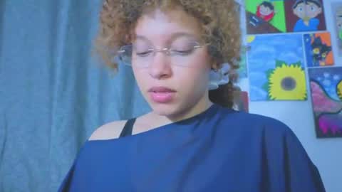 Snapshot of ada_gales_ chatting on July 25, 3:37 am Isa online show from July 25, 3:37 am